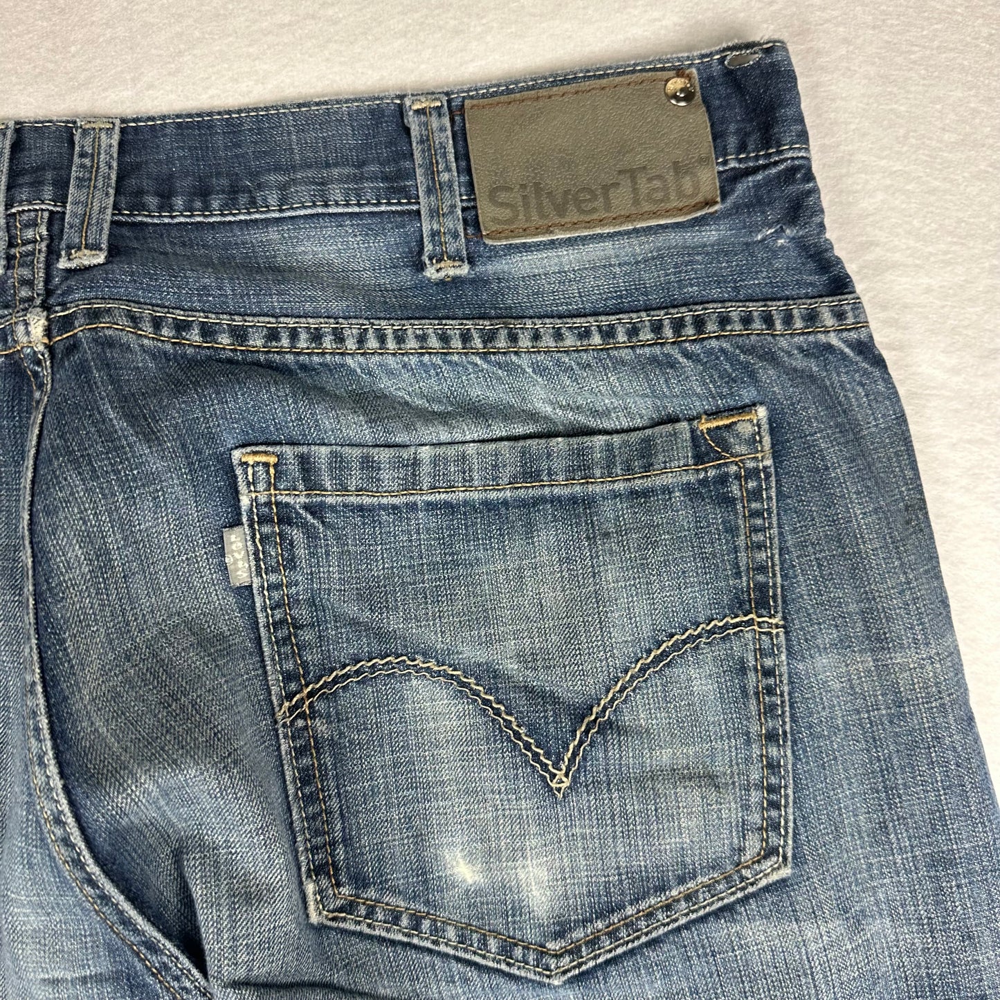 Y2K Levi’s SilverTab Boot Cut Fit Size 38 x 32